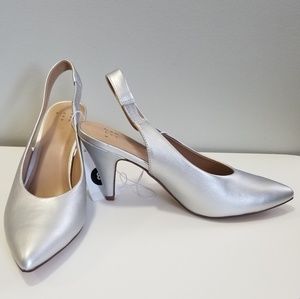 NWT Silver High Vamp Slingback High Heel Pumps